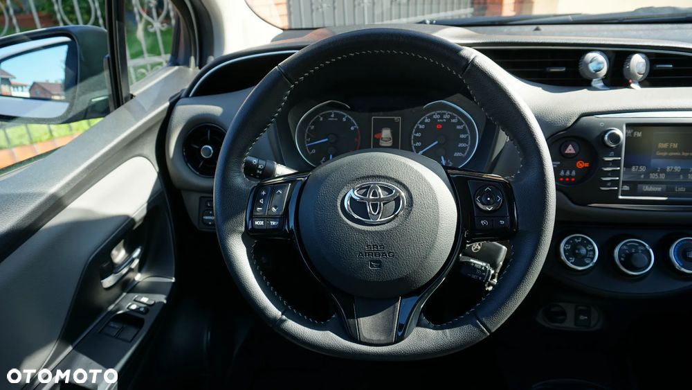 Toyota Yaris 1.5 Premium - 18