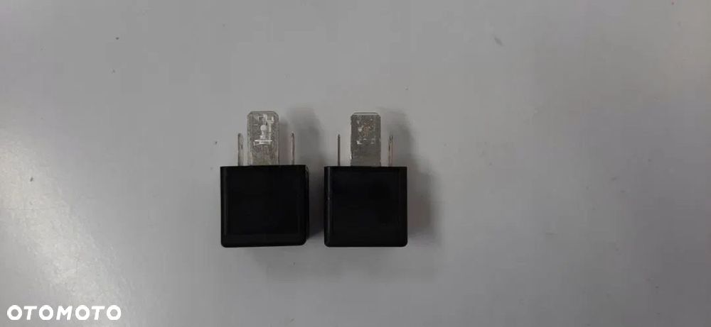 PRZEKAŹNIK FIAT GRAND PUNTO EVO46520439 12r 4PIN - 2