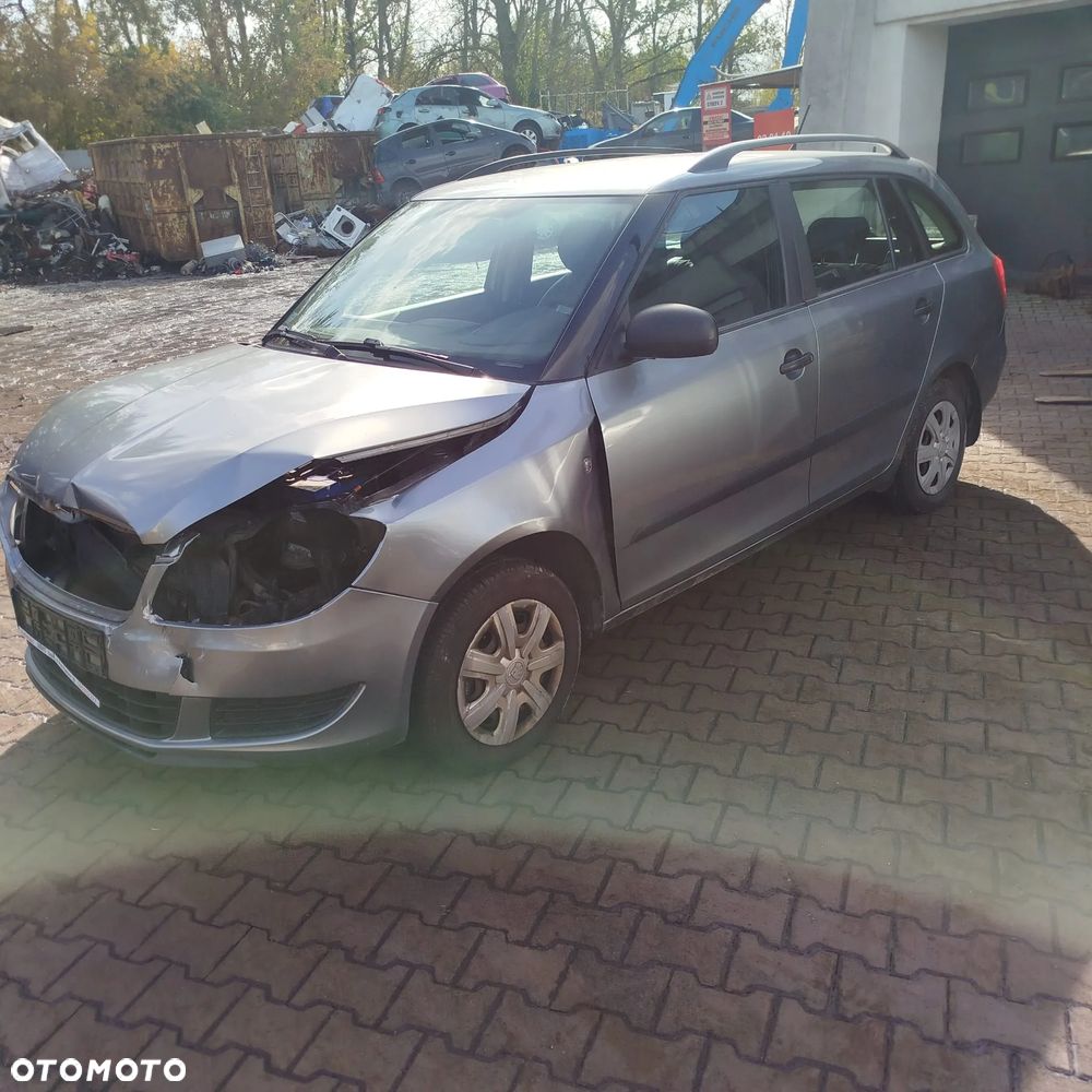 Skoda Fabia 2  na części - 3
