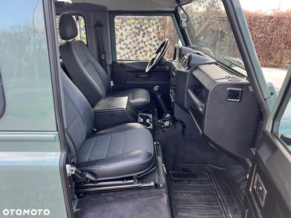 Land Rover Defender 90 DPF SE - 18