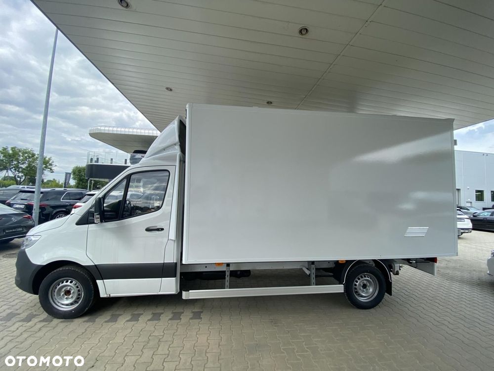 Mercedes-Benz Sprinter - 2