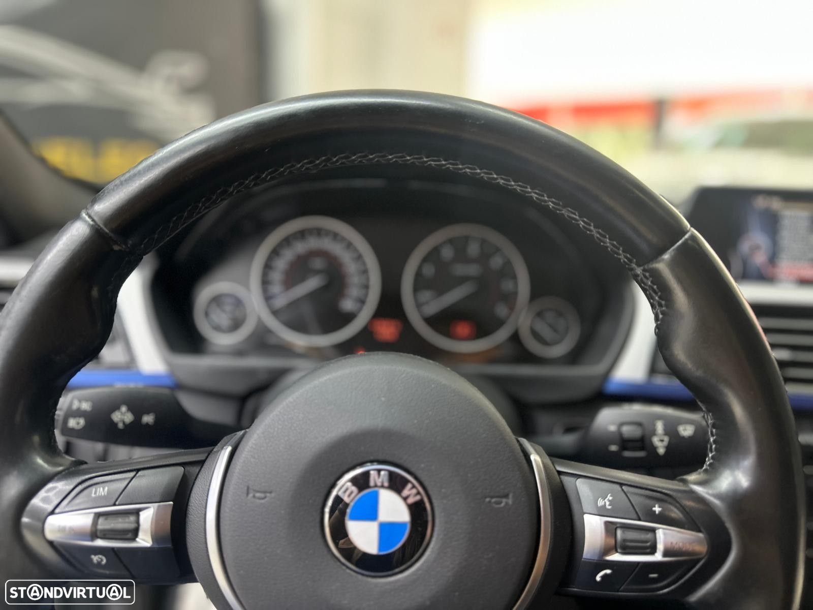BMW 320 d Auto Pack M - 28