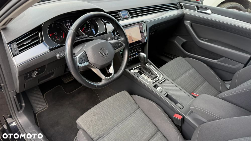 Volkswagen Passat 2.0 TDI SCR DSG Business - 25