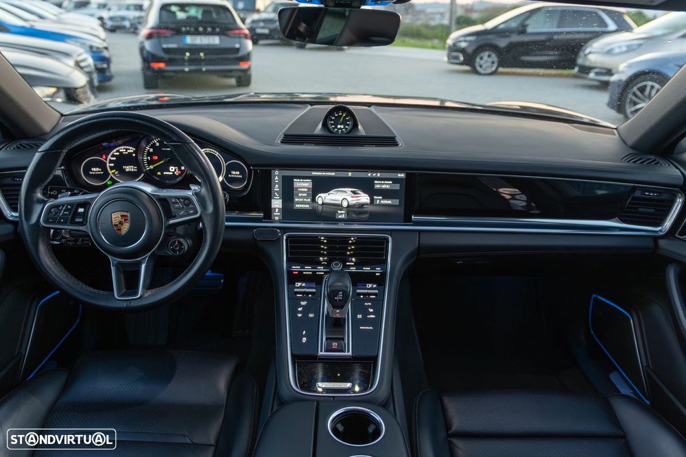 Porsche Panamera Sport Turismo 4 E-Hybrid - 21