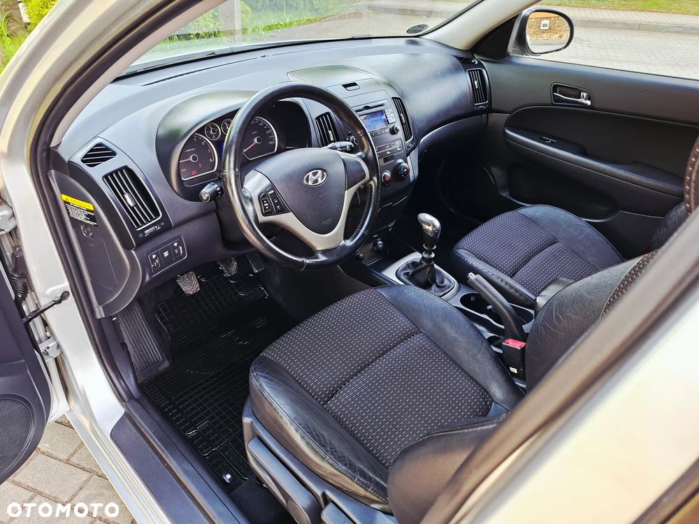 Hyundai i30 1.6 Premium - 12