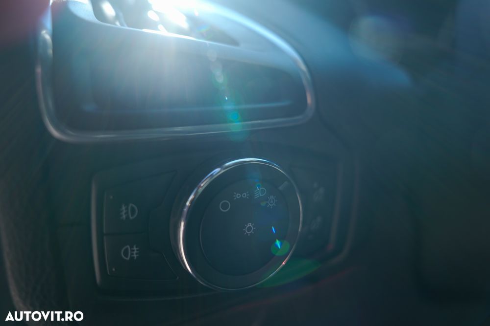 Ford Focus 2.0 TDCI DPF Titanium - 25