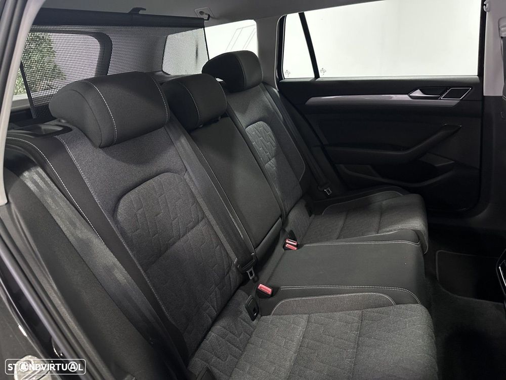 VW Passat Variant - 24
