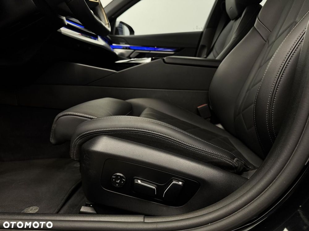 BMW Seria 5 520d mHEV M Sport - 14