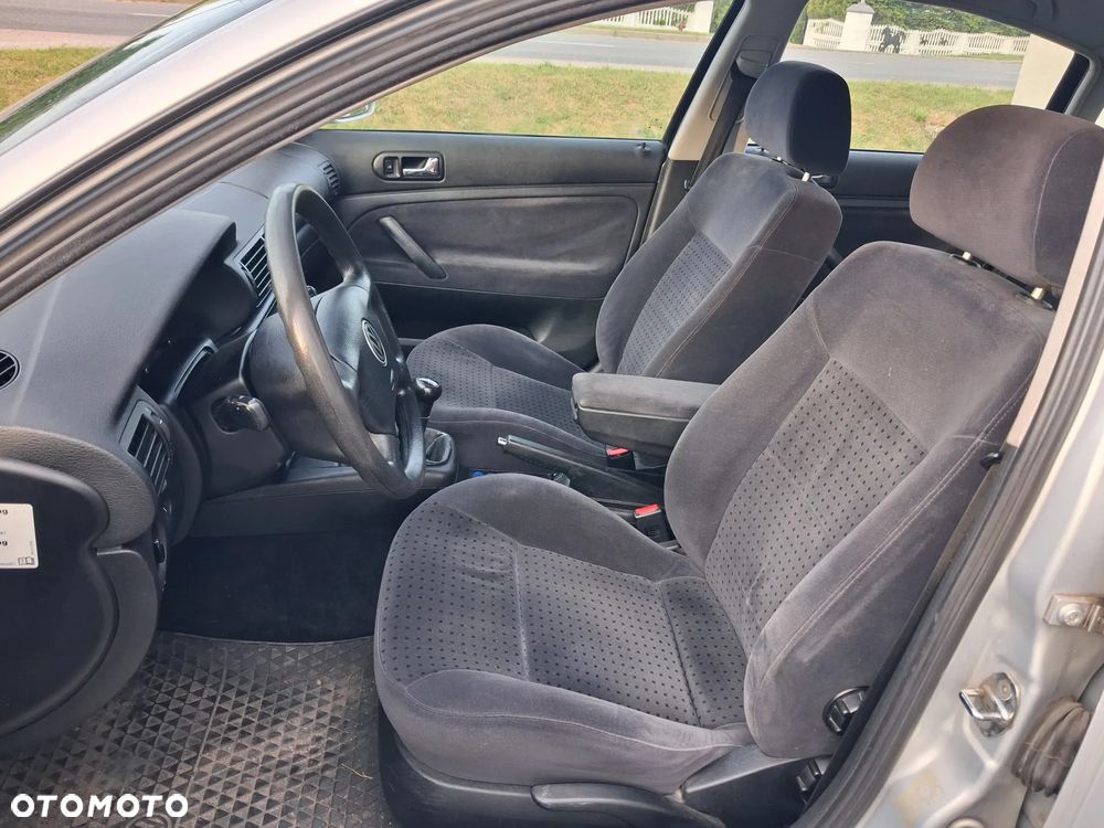 Volkswagen Passat - 8