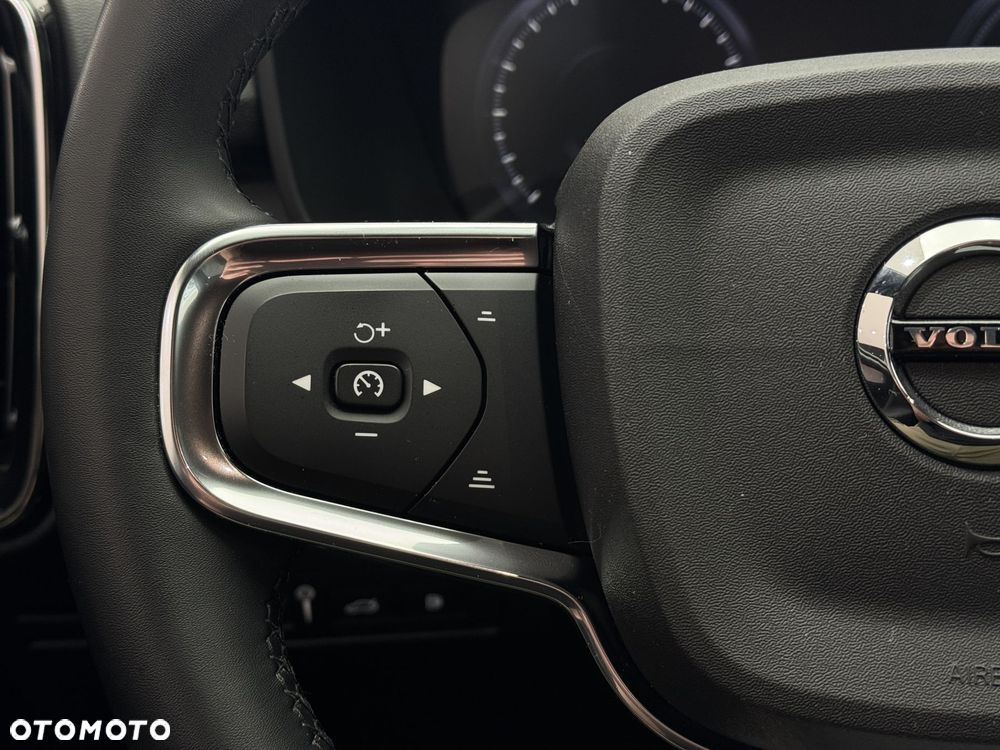 Volvo XC 40 - 23