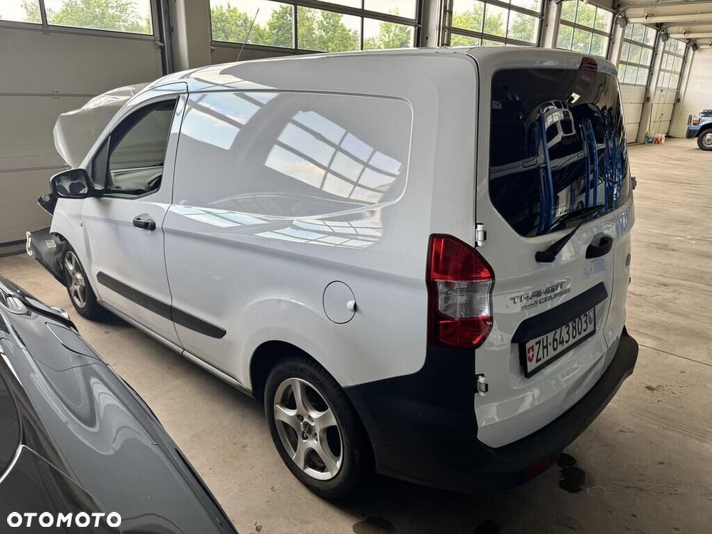 Ford Transit Courier - 2