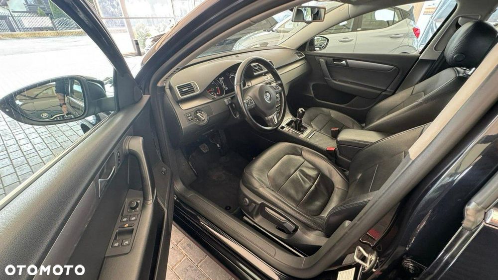 Volkswagen Passat - 17