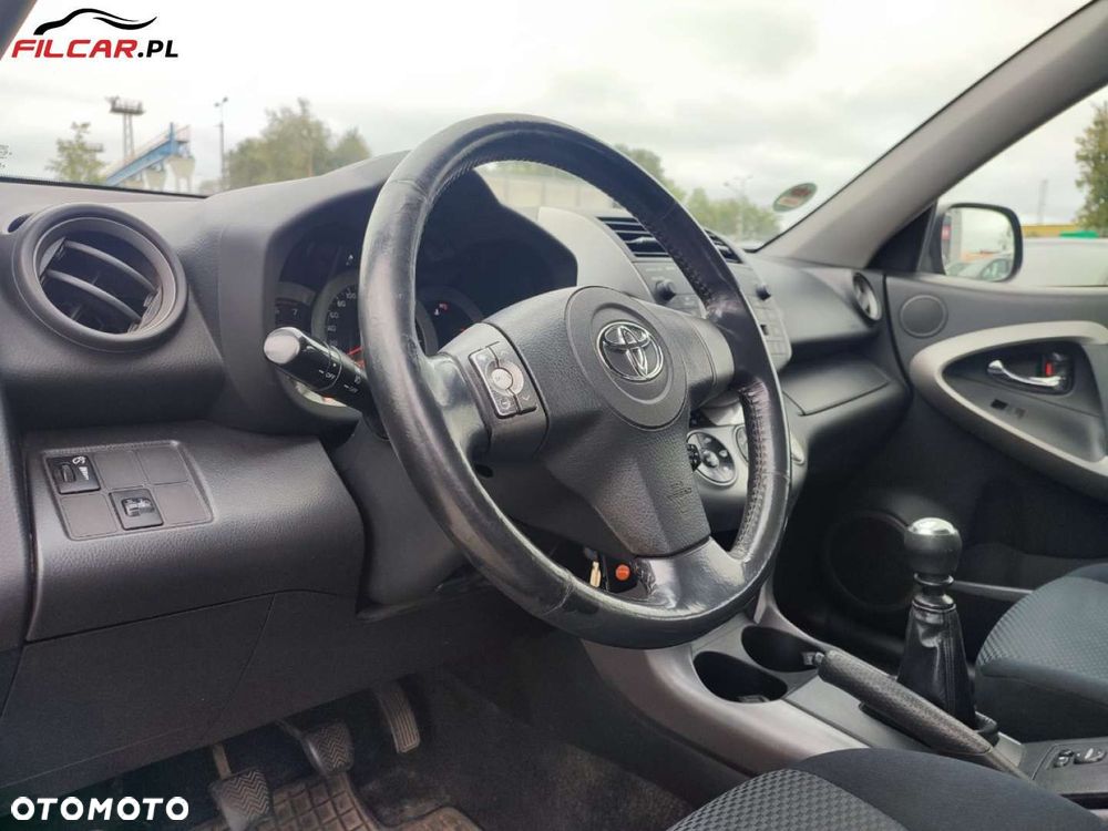 Toyota RAV4 - 5