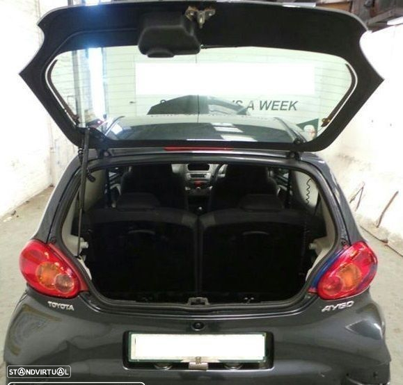 Toyota Aygo 1.0i de 2008 disponível para peças - 6