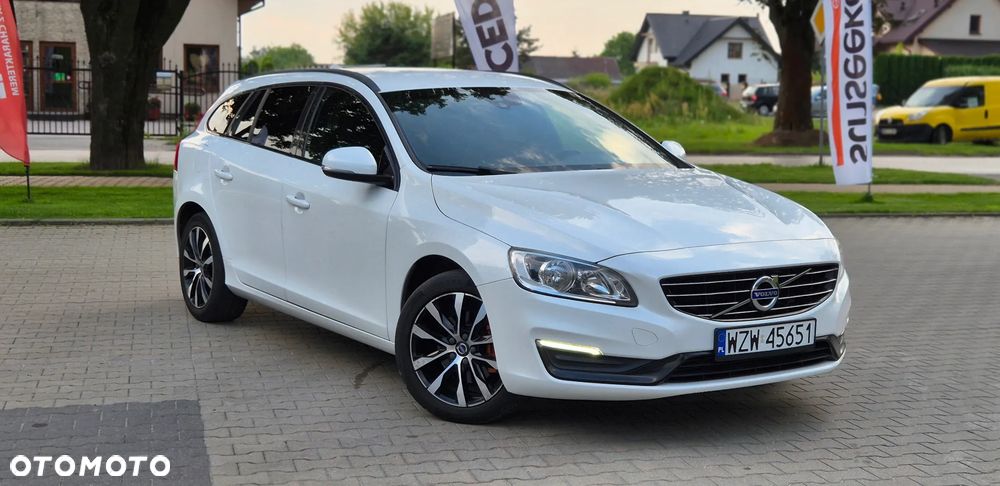 Volvo V60 D3 Momentum Core - 24