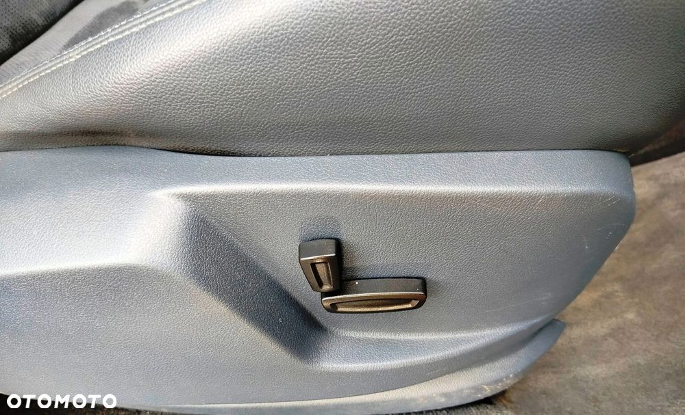 Ford S-Max 2.5 Titanium - 34