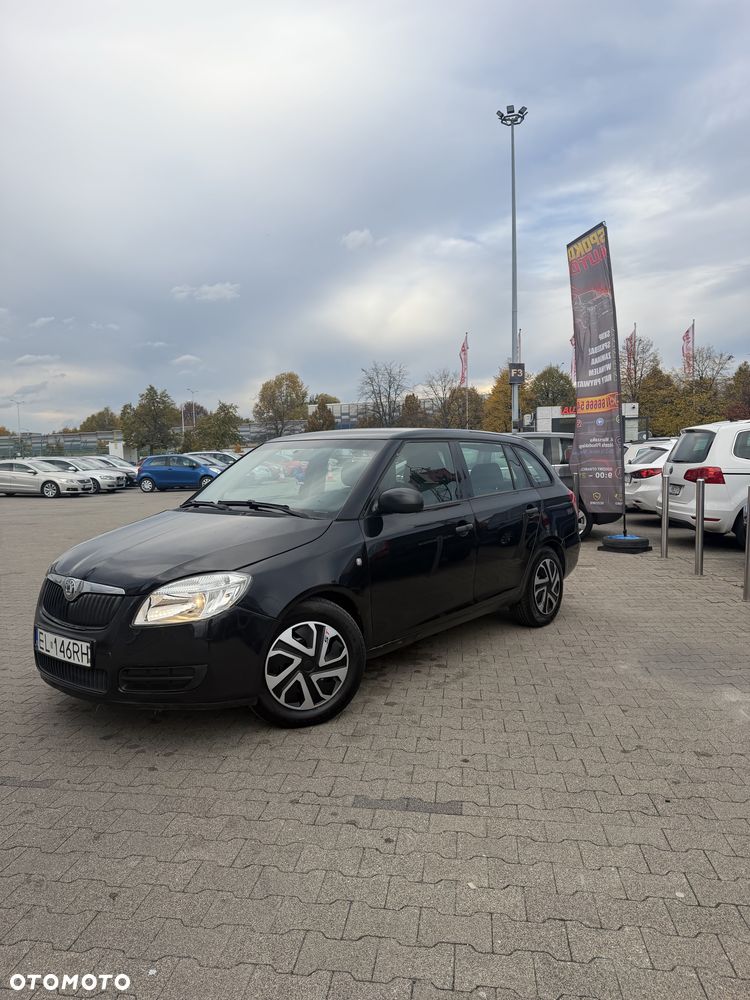 Skoda Fabia 2010 photo 3