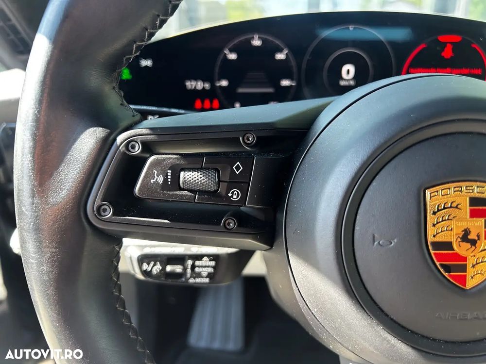 Porsche Taycan Turbo - 14