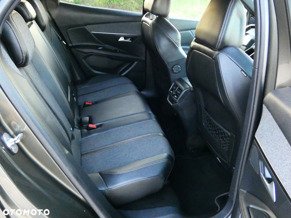 Peugeot 3008 1.5 BlueHDi Allure S&S - 17