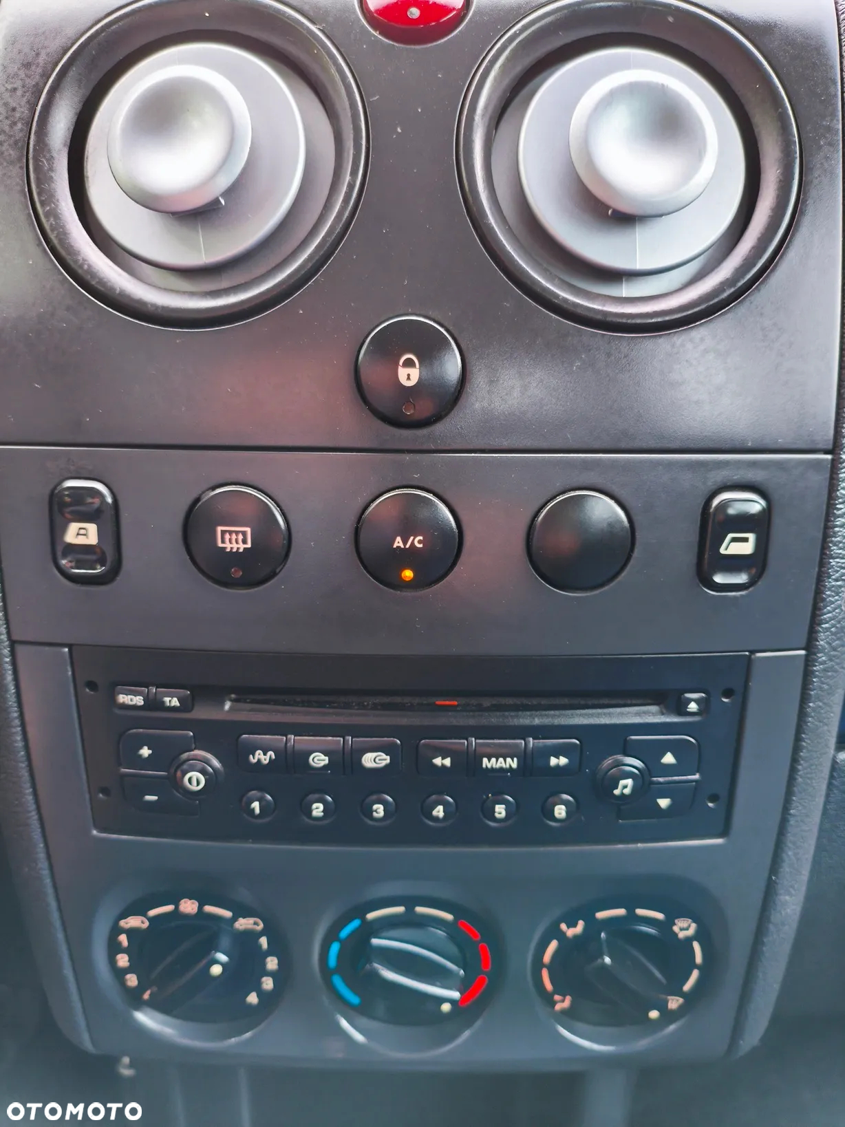 Citroën Berlingo II 1.4i Multispace - 14