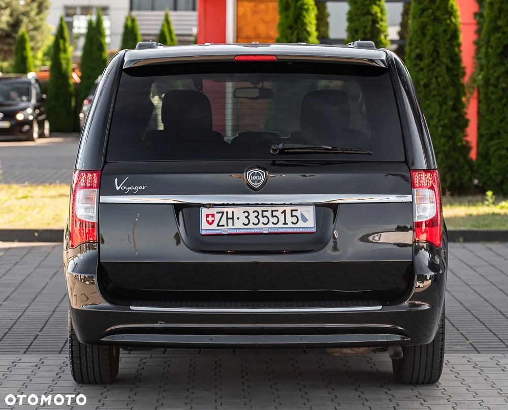 Lancia Voyager - 11