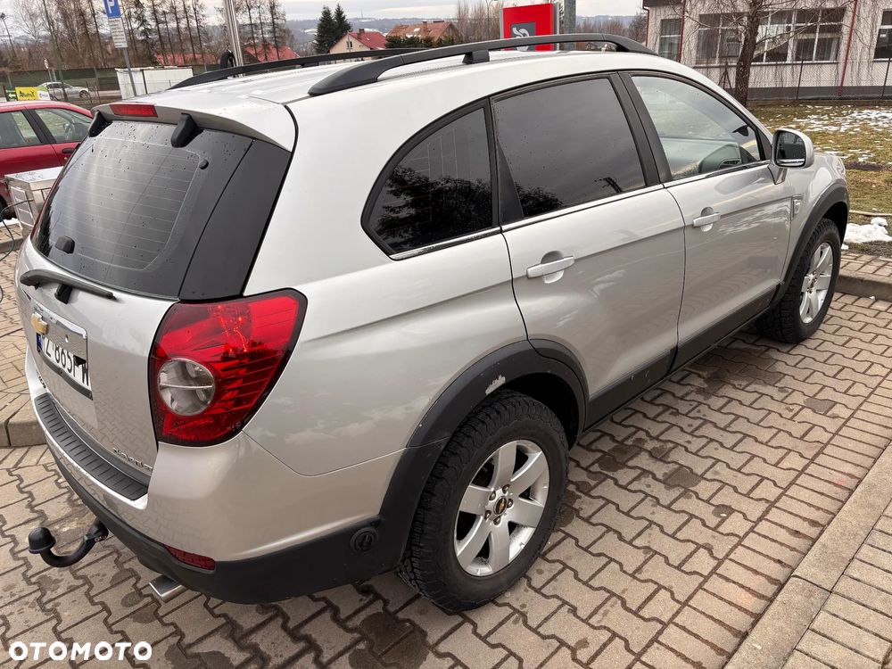 Chevrolet Captiva 2.4 LS 5os - 3