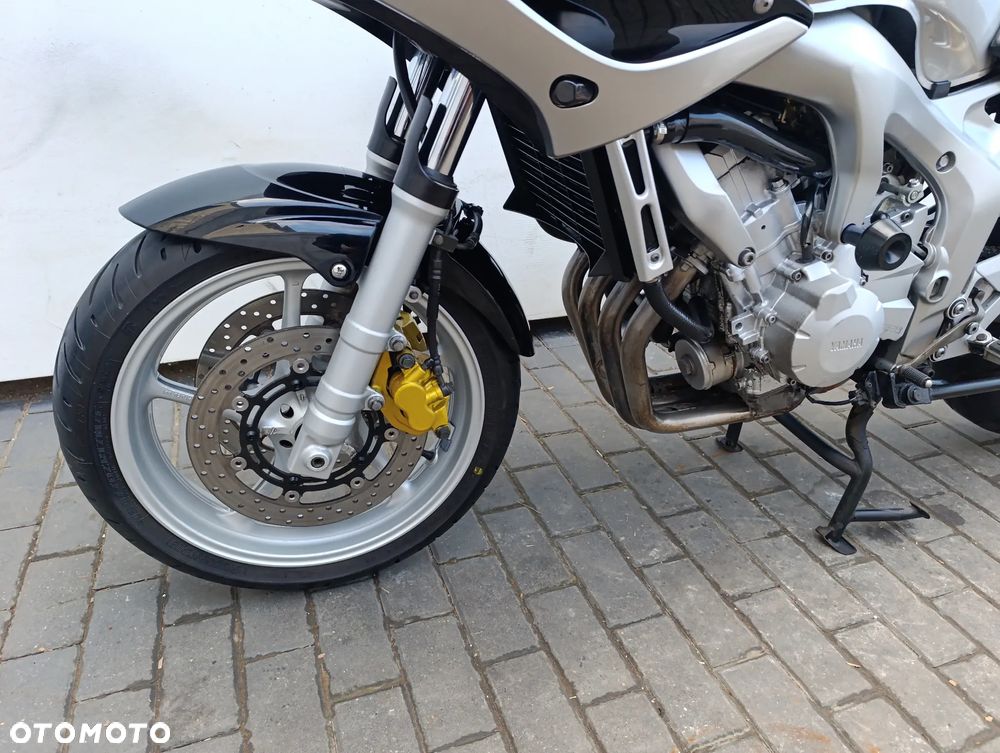 Yamaha FZ6 - 9