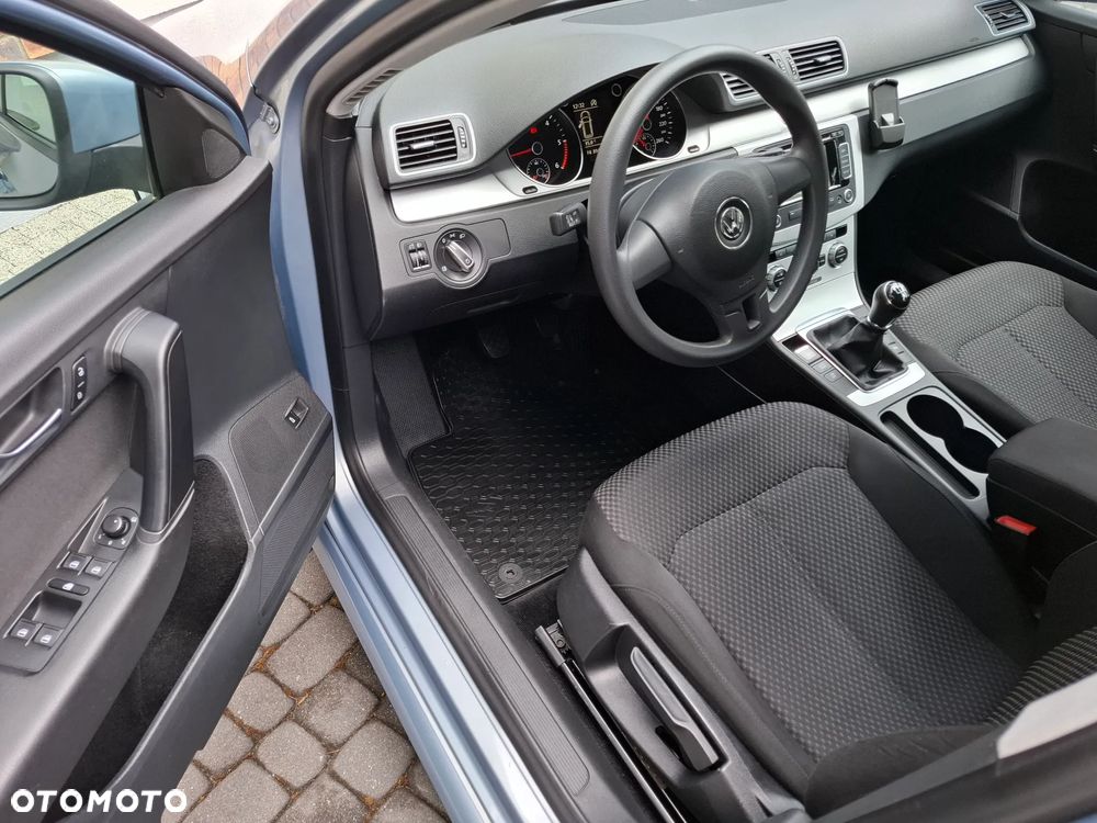 Volkswagen Passat 2.0 TDI Comfortline - 10