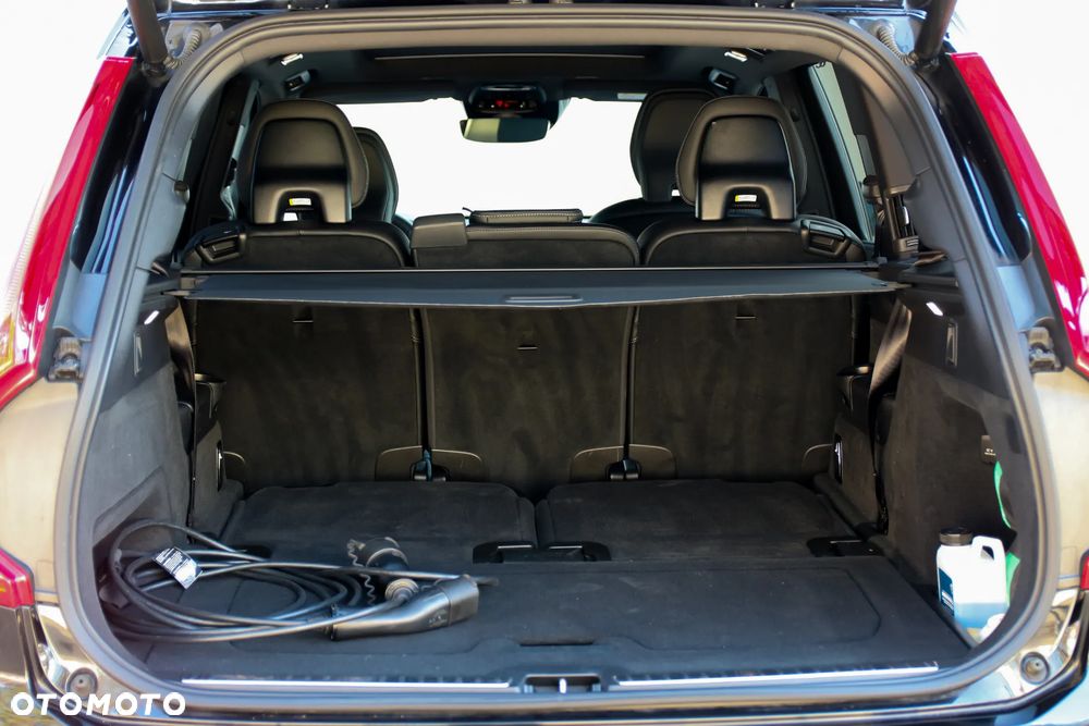 Volvo XC 90 T8 AWD Plug-In Hybrid R-Design 7os - 34