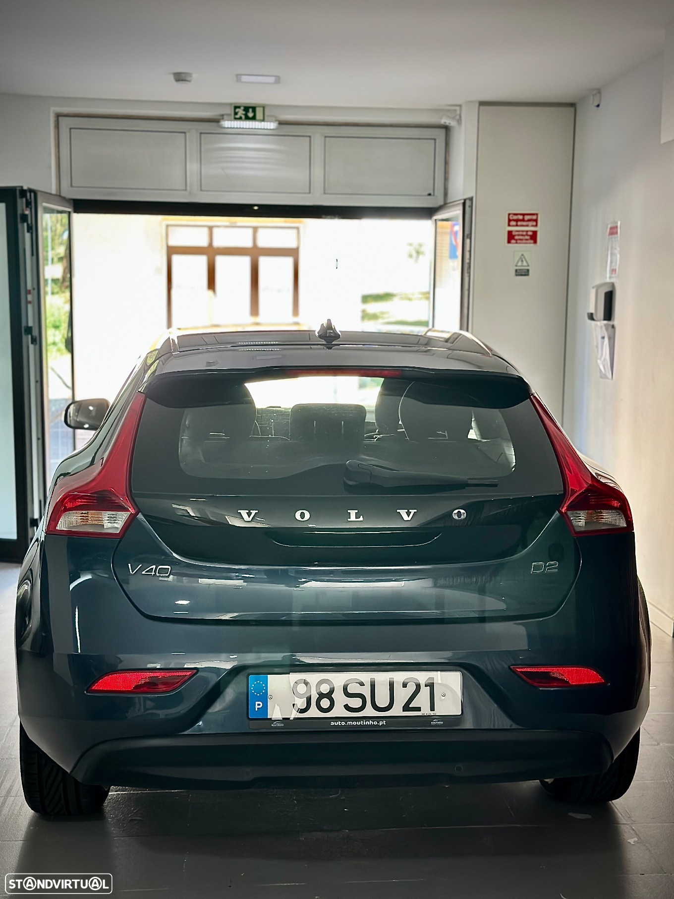 Volvo V40 2.0 D2 Kinetic - 4