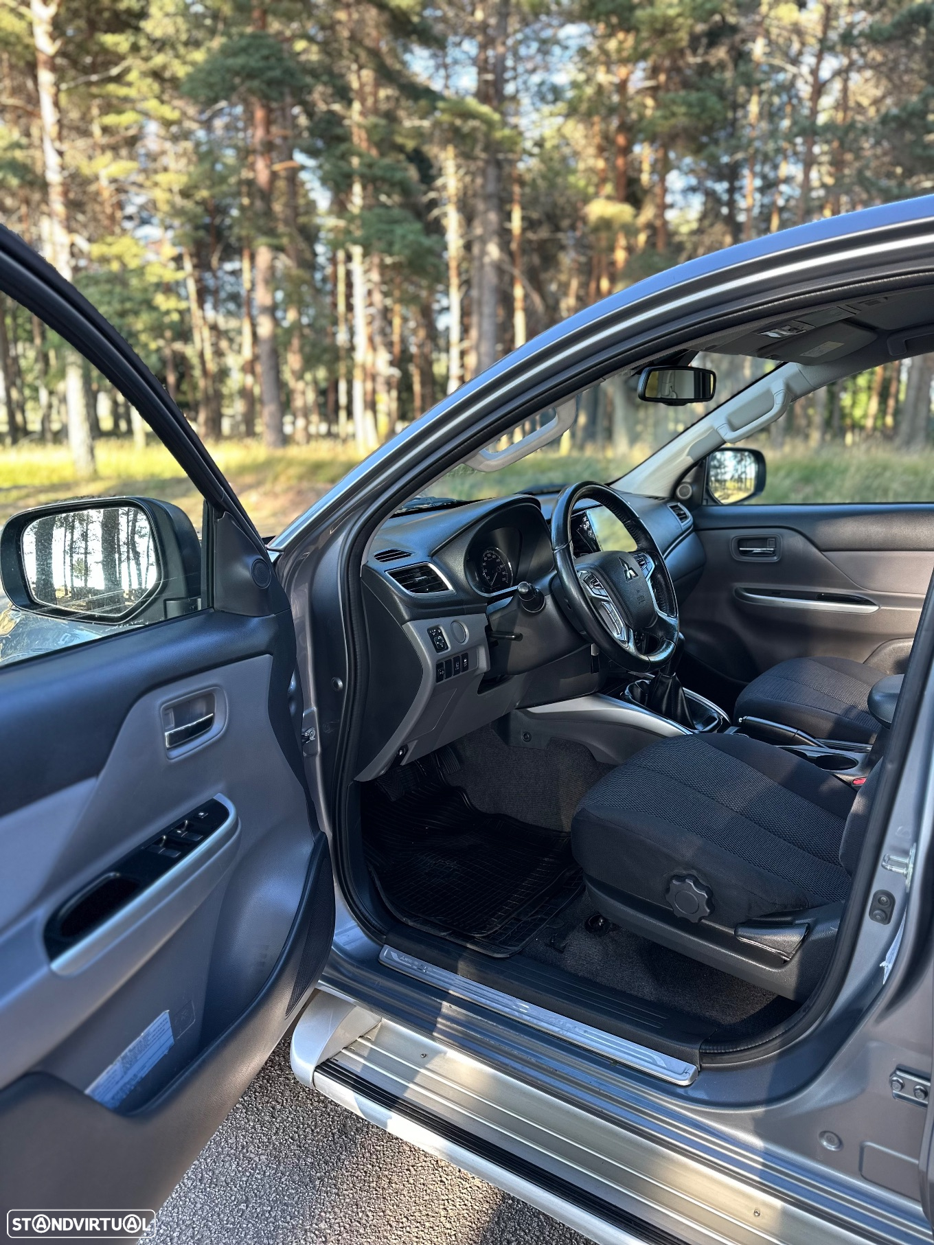 Mitsubishi L200 2.4 DI-D CD Intense Strakar 4WD - 18