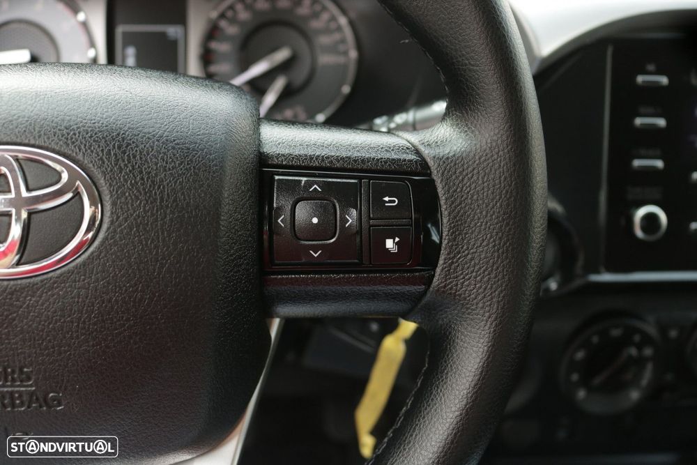 Toyota Hilux 2.4 D-4D 4WD CD CM - 29