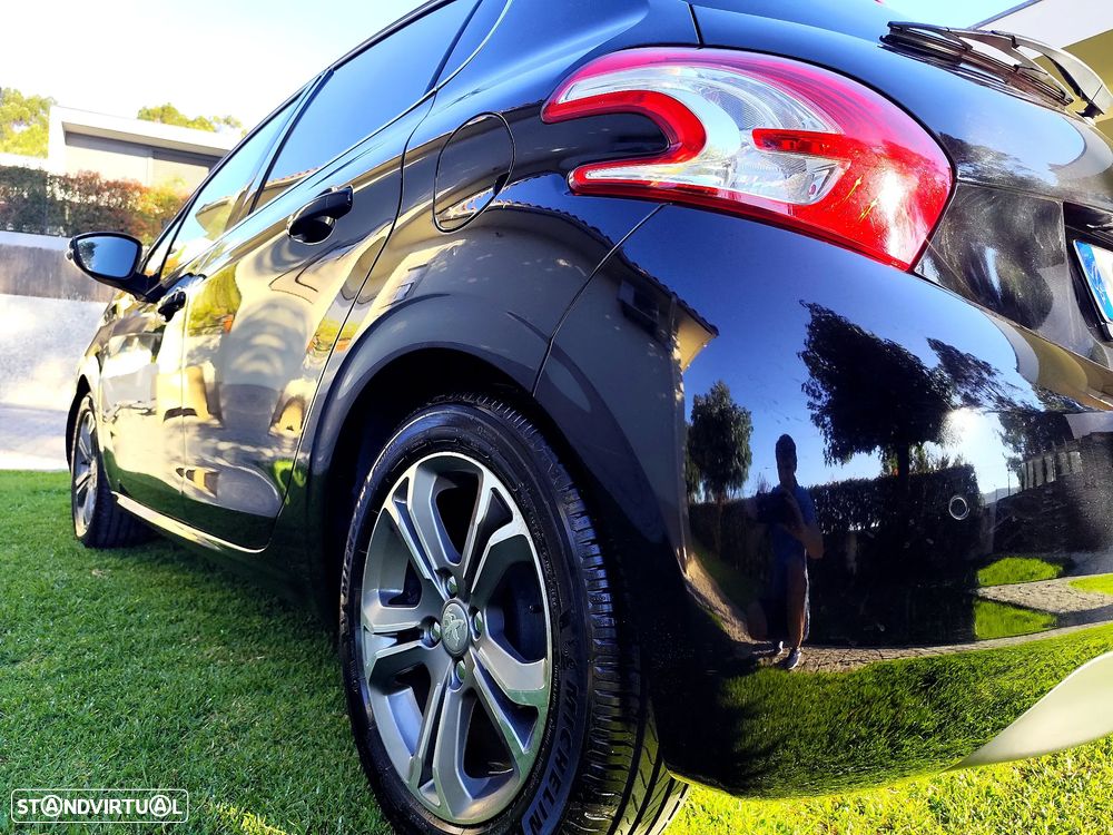 Peugeot 208 1.4 HDi Allure - 14
