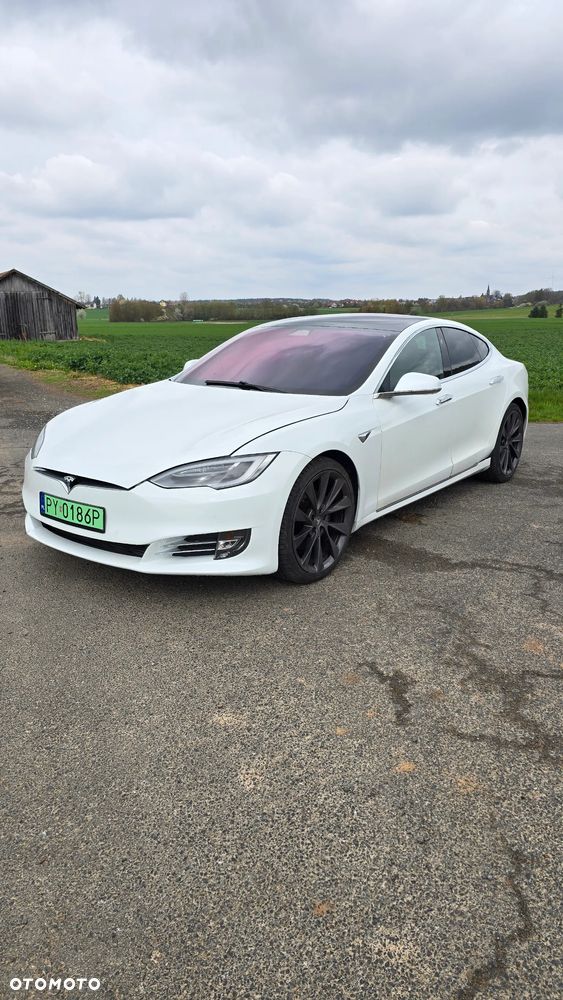 Tesla Model S - 1