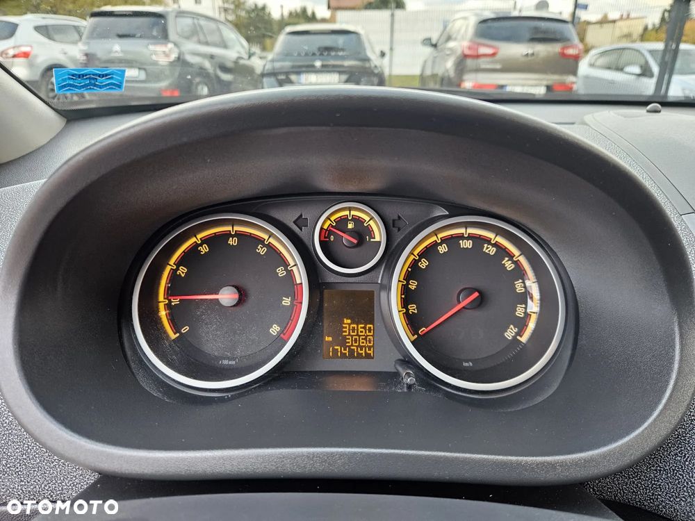 Opel Corsa 1.4 16V Innovation - 18