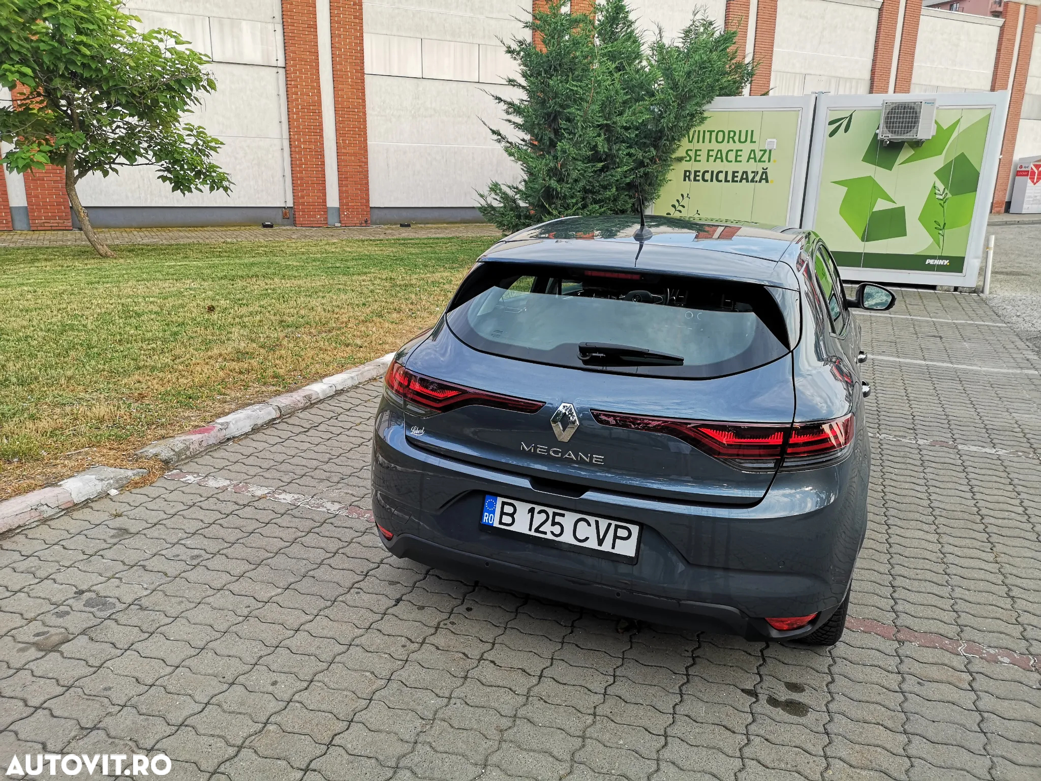 Renault Megane BLUE dCi 115 EDC BUSINESS EDITION - 6