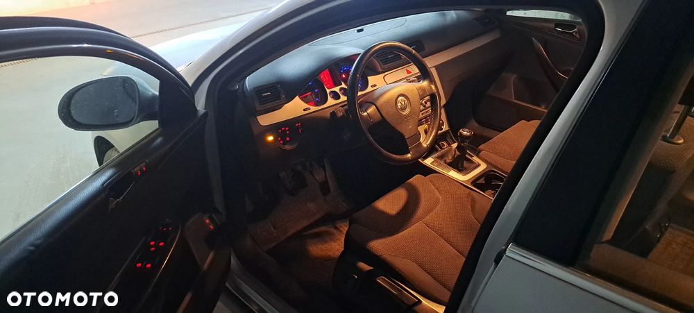 Volkswagen Passat 2.0 TDI DPF Comfortline - 5