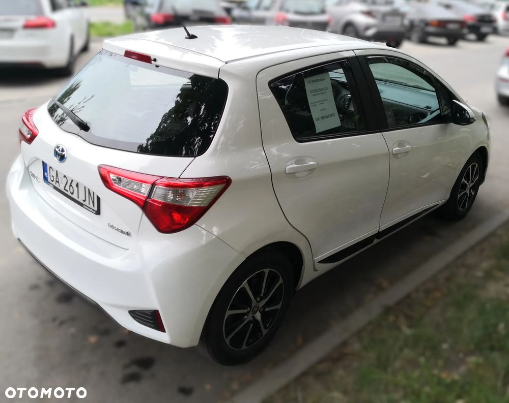 Toyota Yaris Hybrid 100 Premium EU6 - 2