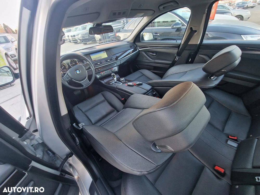 BMW Seria 5 525d xDrive AT - 12