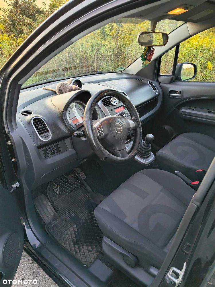 Opel Agila - 2