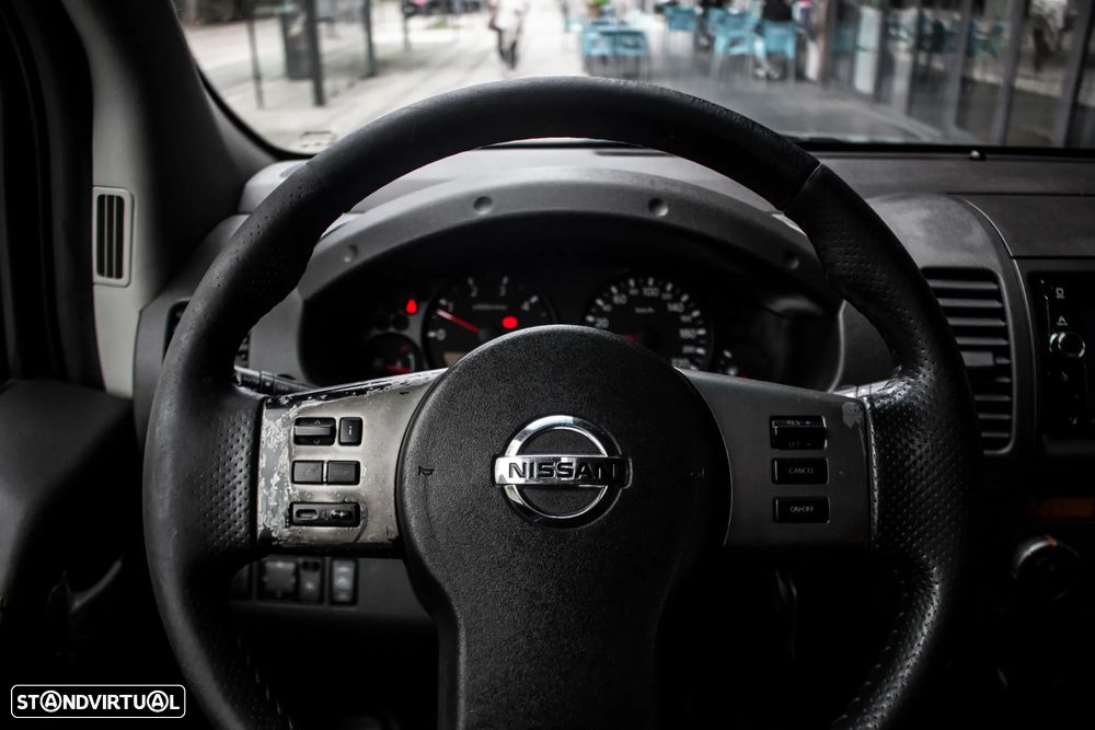 Nissan Navara 2.5 dCi CD SE AT 4WD - 11