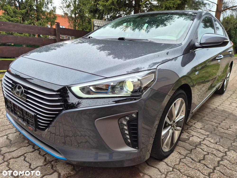 Hyundai IONIQ - 12