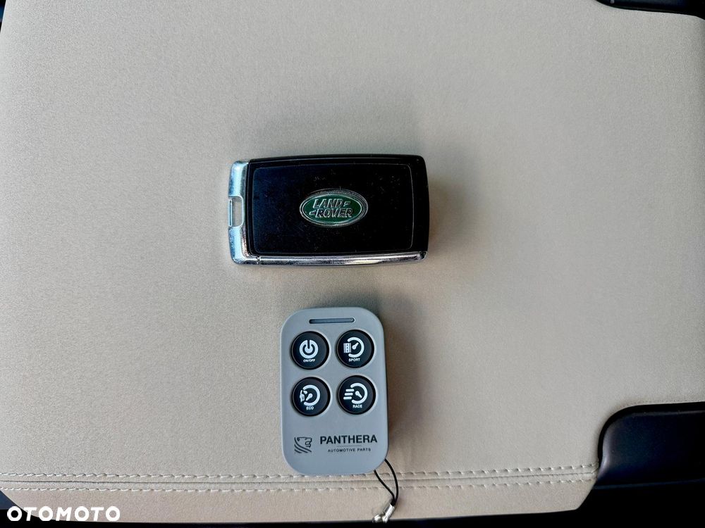 Land Rover Defender 3.0 D300 mHEV X-Dynamic SE - 27
