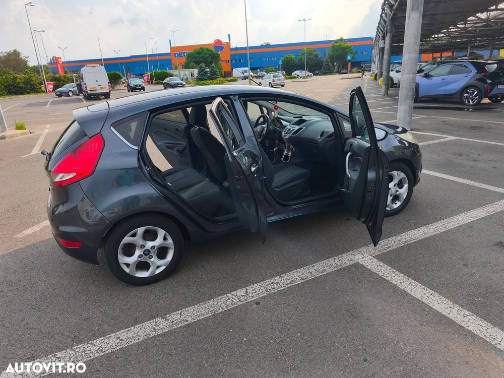 Ford Fiesta 1.6 TDCI DPF Ghia - 7