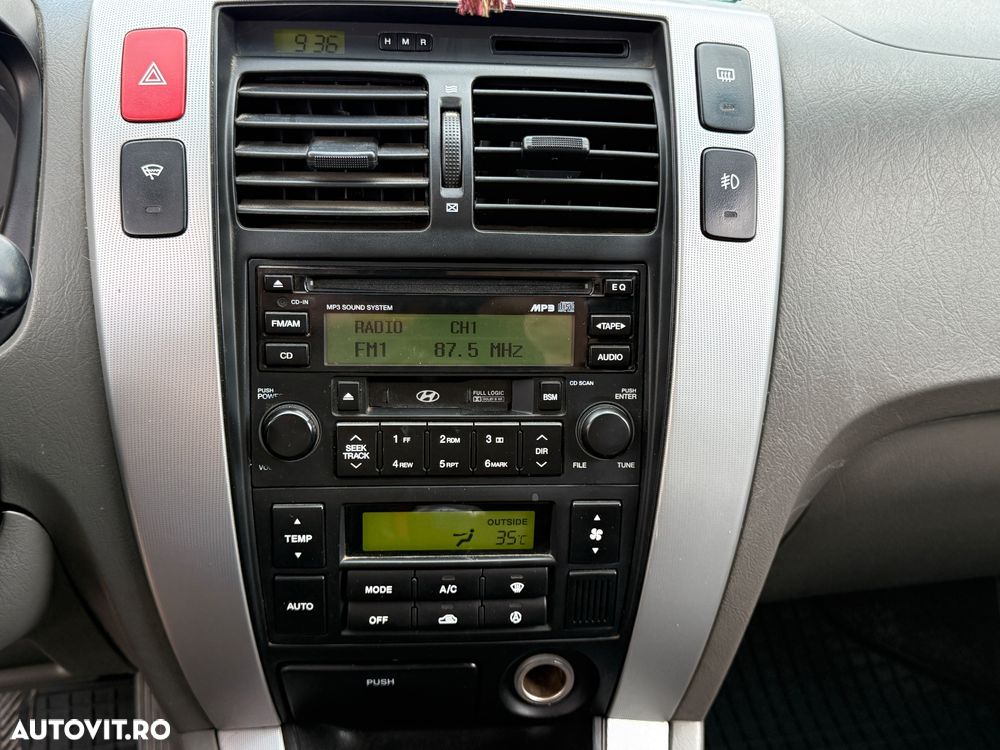 Hyundai Tucson 2.0 CRDI VGT GLS 4WD STD - 12