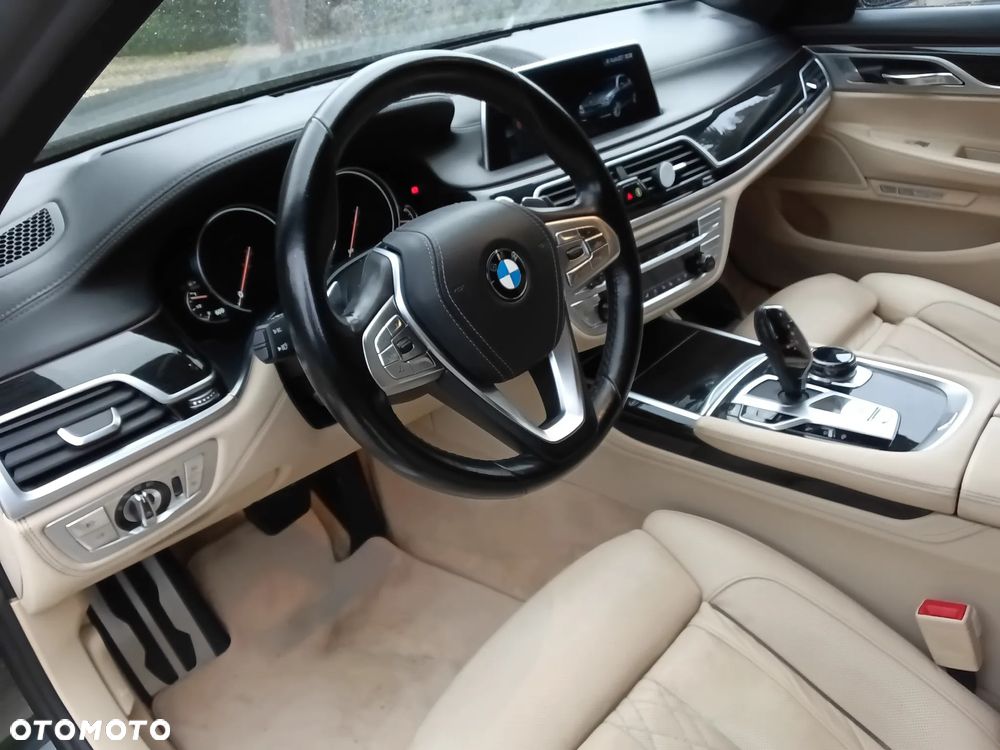 BMW Seria 7 740d xDrive - 11
