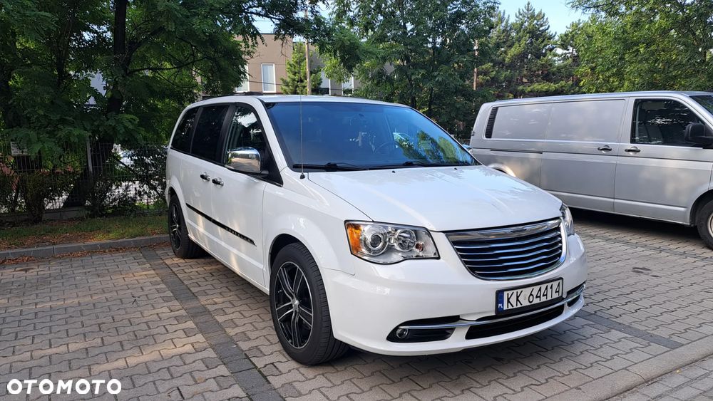 Chrysler Town & Country 3.6 Limited - 7