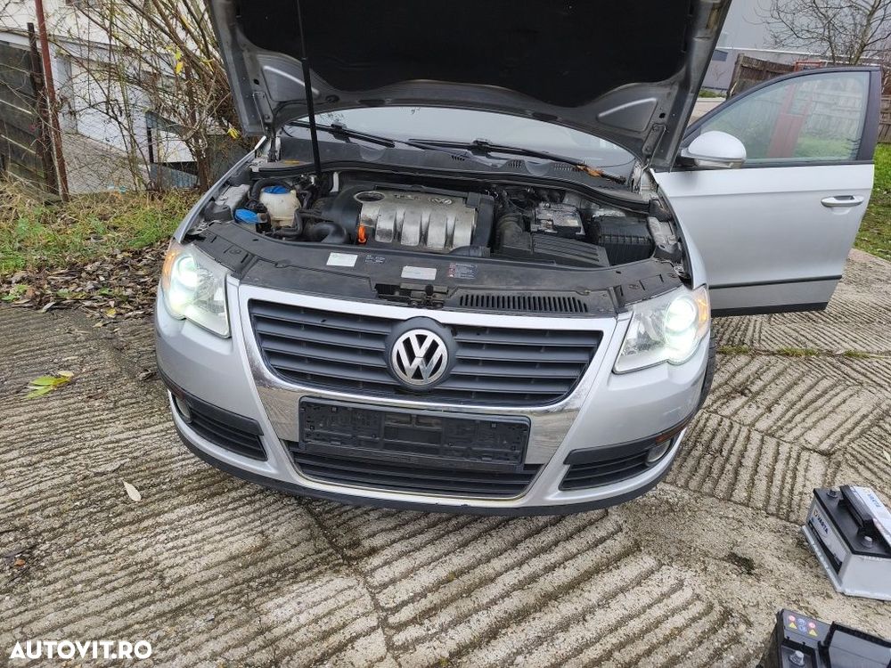 Bară față cu grilă centrală cromată Volkswagen Passat B6 gri LA7W - 8