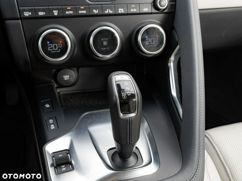 Jaguar E-Pace 2.0 i4P AWD S - 18