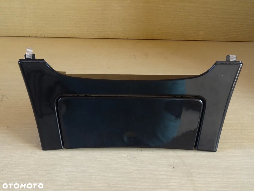POPIELNICZKA ZAPALNICZKA GNIAZDO 12V PANEL DESKI CZARNY OPEL INSIGNIA A - 2